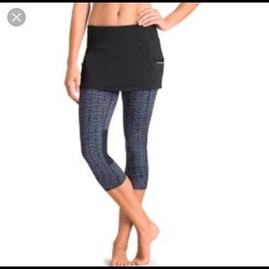 Athleta Dream Acceleration capris 2 in 1